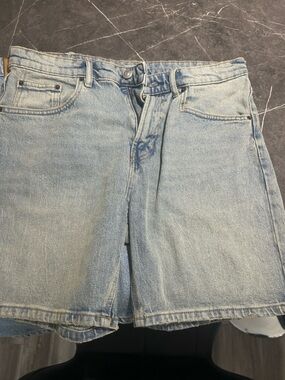 Zara Light Blue Denim Jeans with Faded Wash